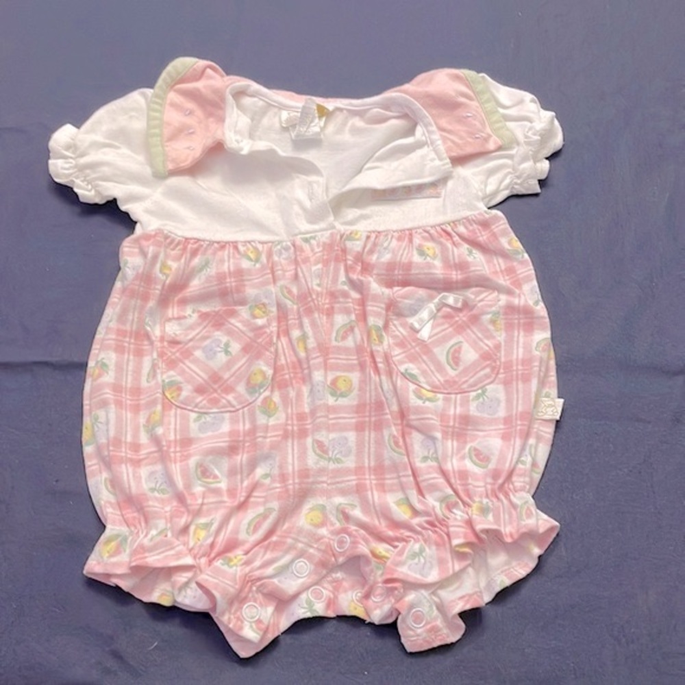 3/$15 🌸 Cute fruity pastel baby onesie, baby size 12 months